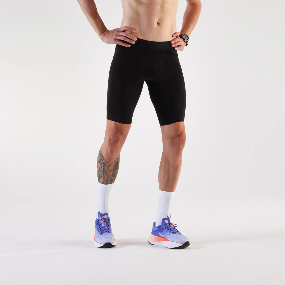 Mallas running cortas Hombre Kiprun negro